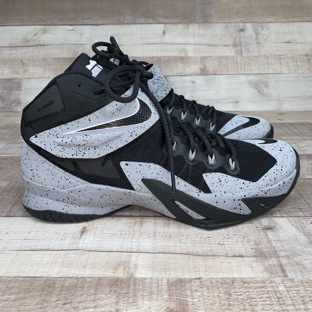 Nike Lebron Zoom Soldier VIII Basketball Shoe 10.5